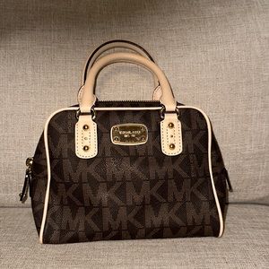 Michael Kors Logo Crossbody bag